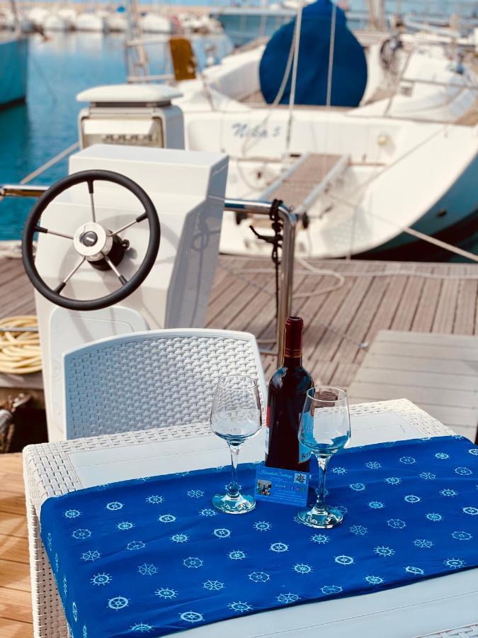 Houseboat Seabreeze Hotel Алгеро Екстериор снимка
