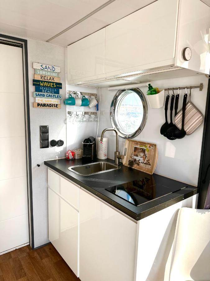 Houseboat Seabreeze Hotel Алгеро Екстериор снимка