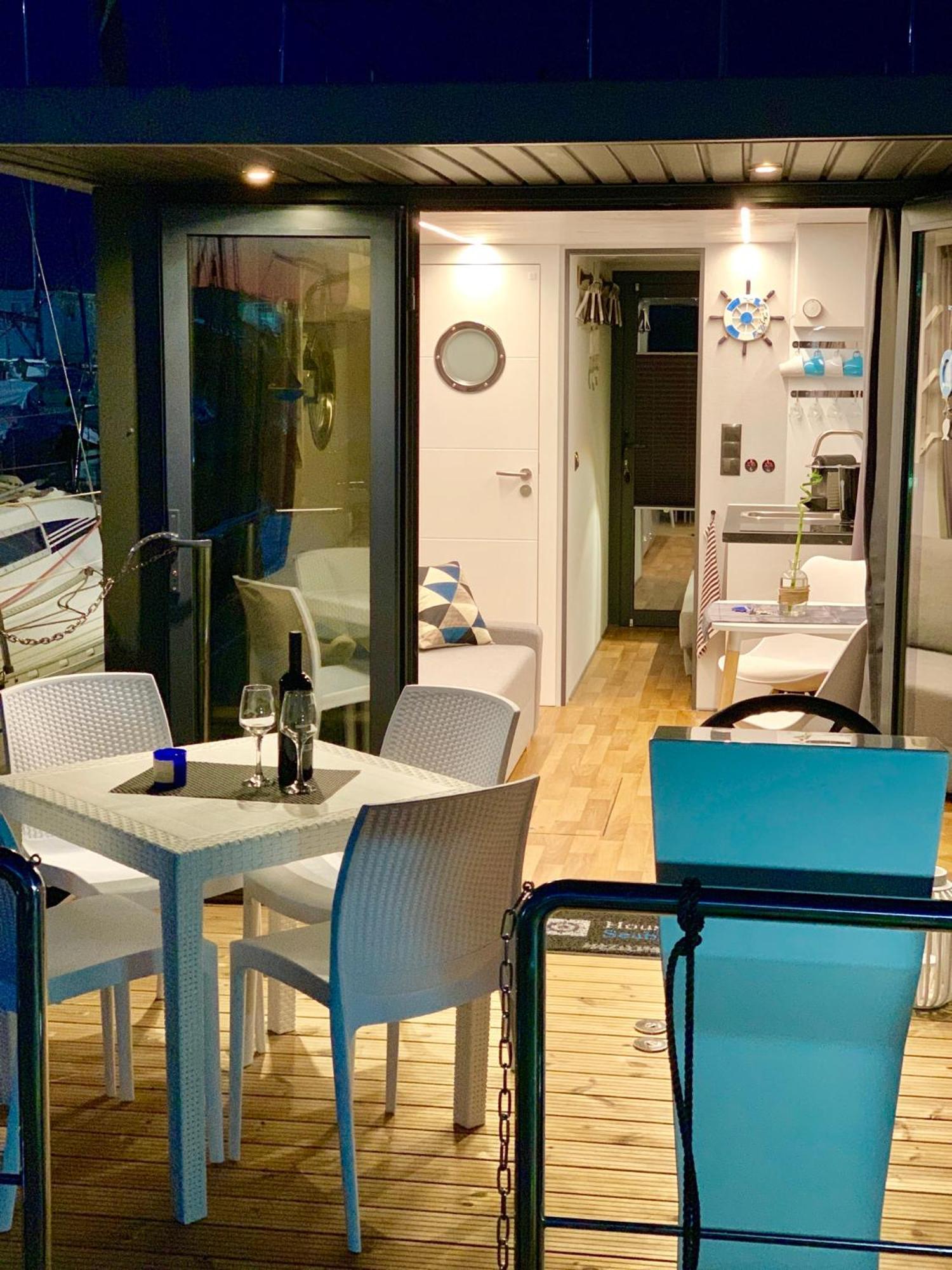 Houseboat Seabreeze Hotel Алгеро Екстериор снимка