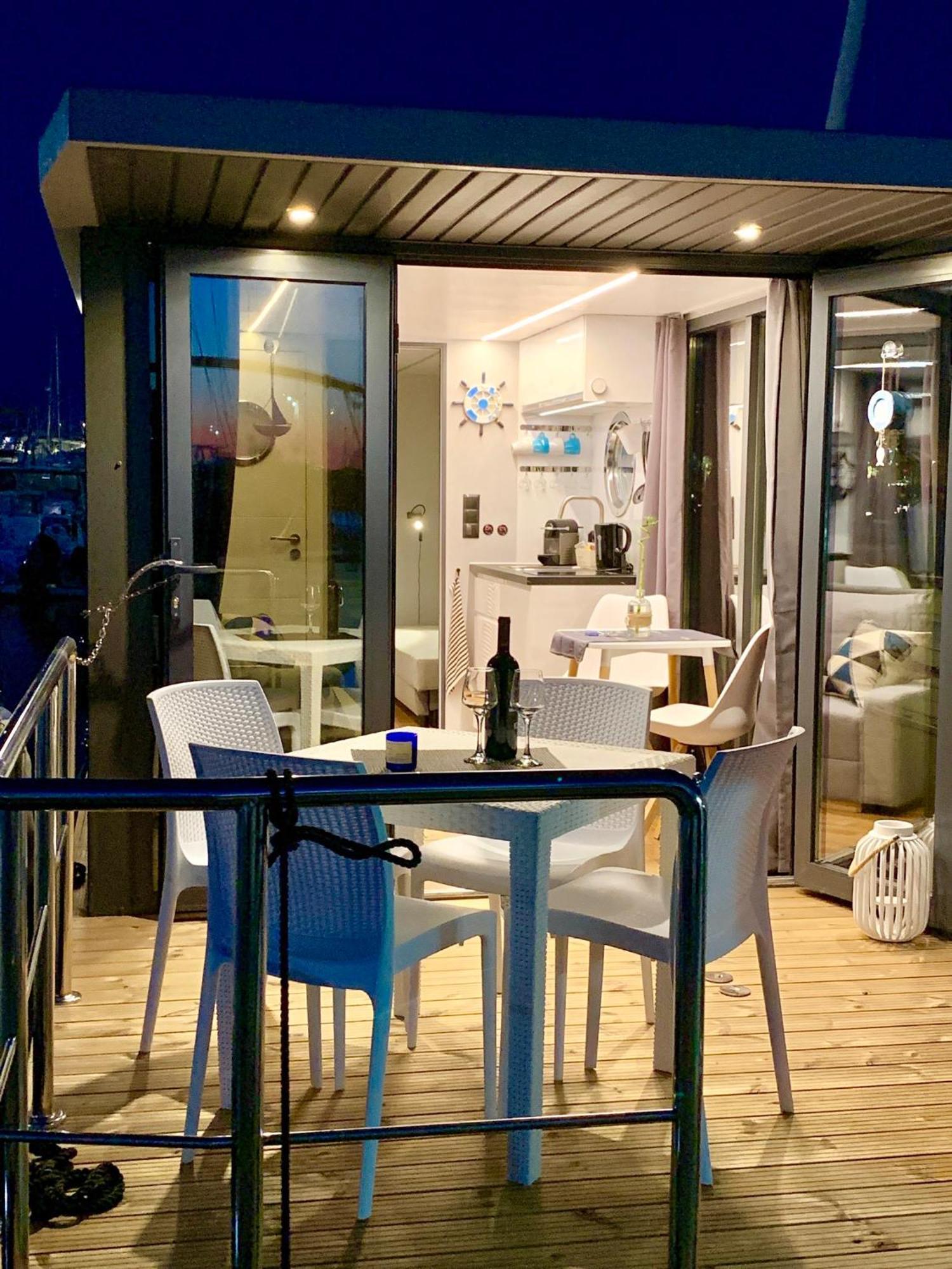 Houseboat Seabreeze Hotel Алгеро Екстериор снимка