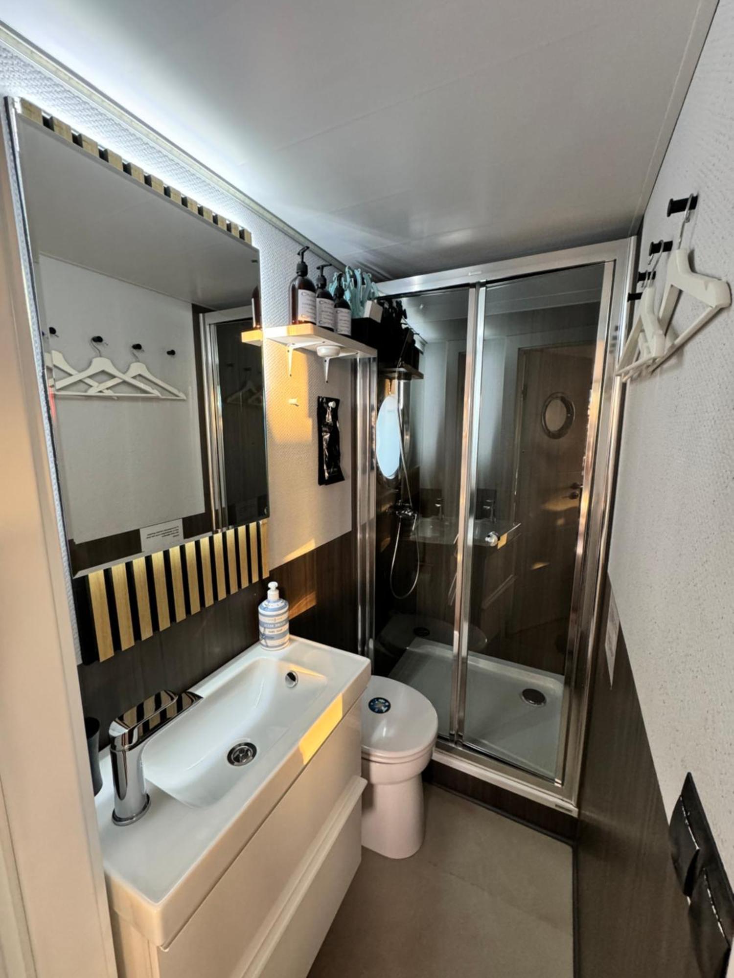 Houseboat Seabreeze Hotel Алгеро Екстериор снимка