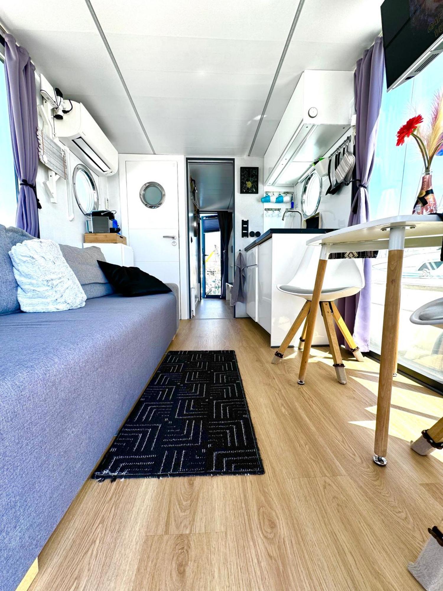 Houseboat Seabreeze Hotel Алгеро Екстериор снимка