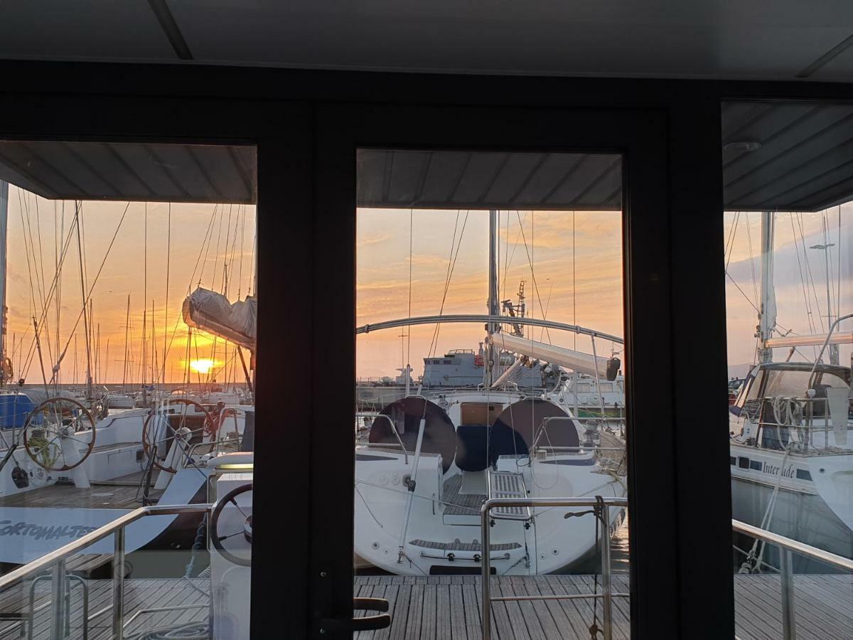 Houseboat Seabreeze Hotel Алгеро Екстериор снимка